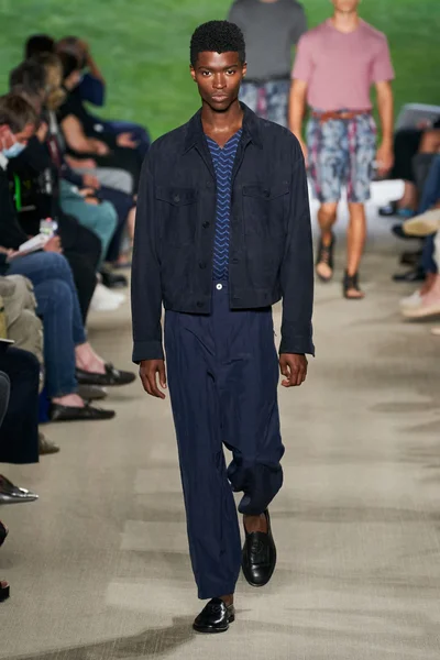 Look 28